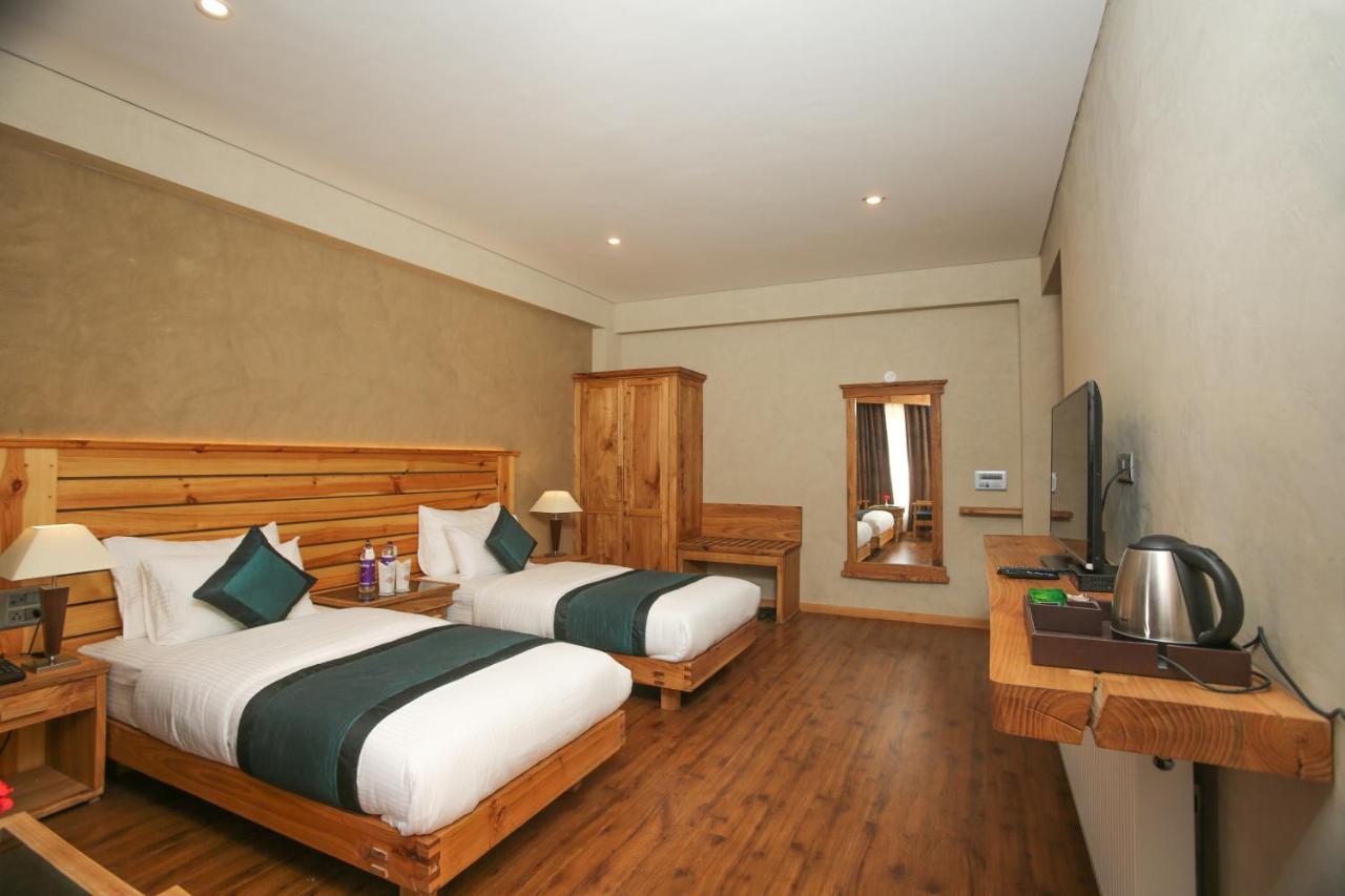 The Saraha Hotel Leh Bagian luar foto