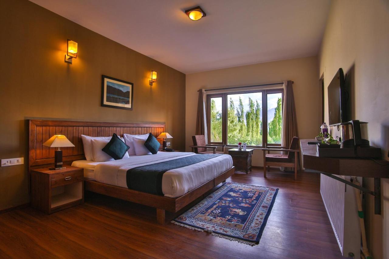The Saraha Hotel Leh Bagian luar foto