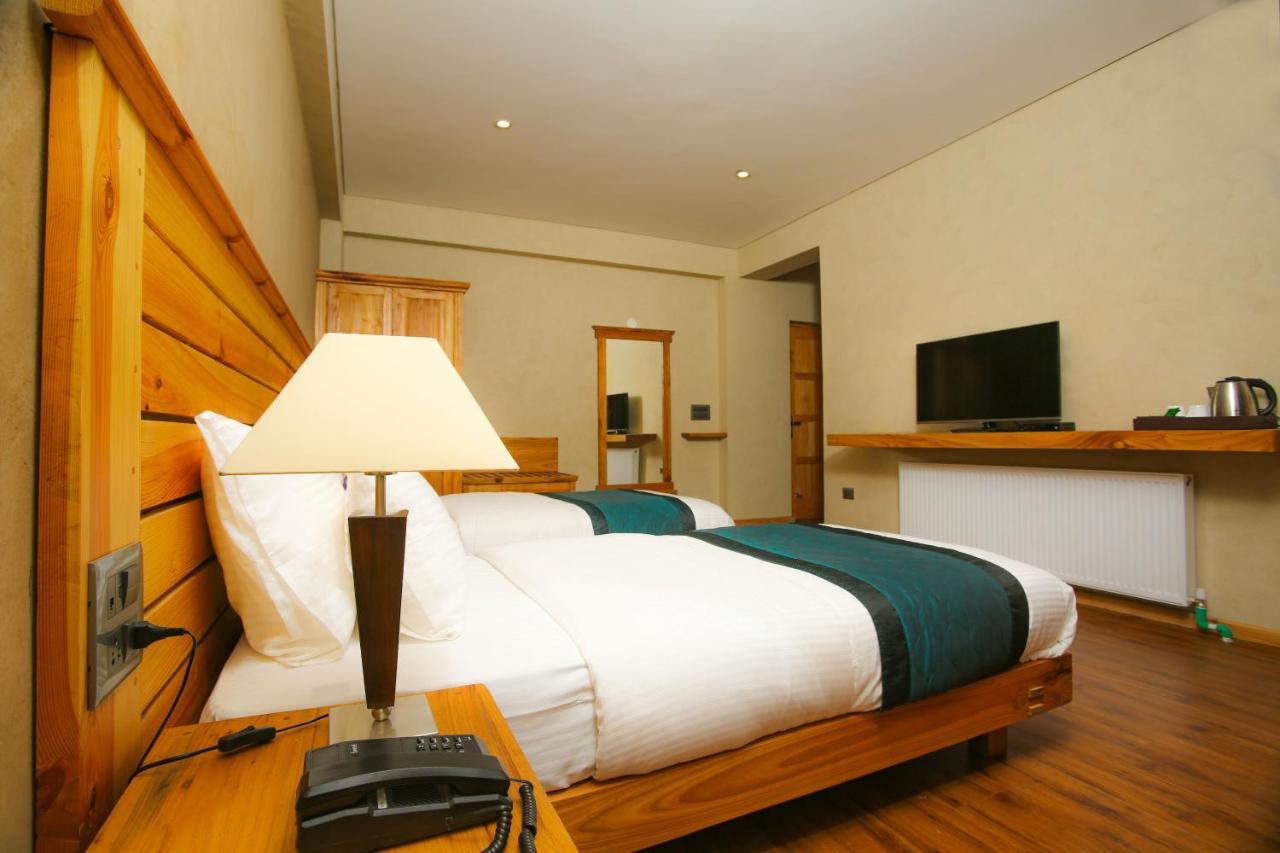 The Saraha Hotel Leh Bagian luar foto