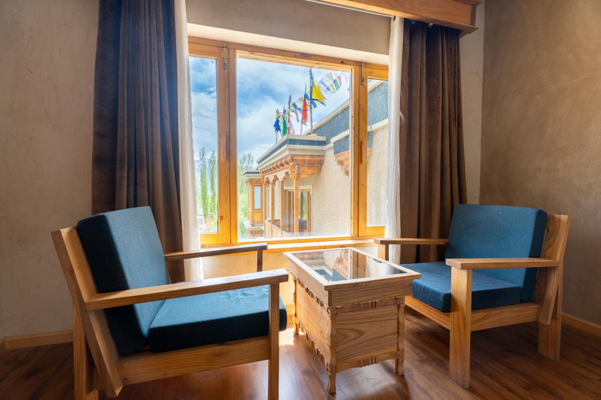 The Saraha Hotel Leh Bagian luar foto