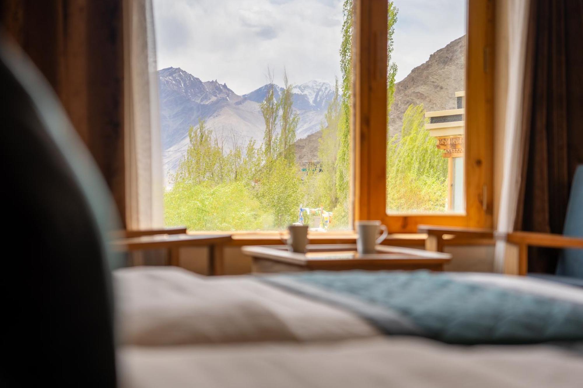 The Saraha Hotel Leh Bagian luar foto