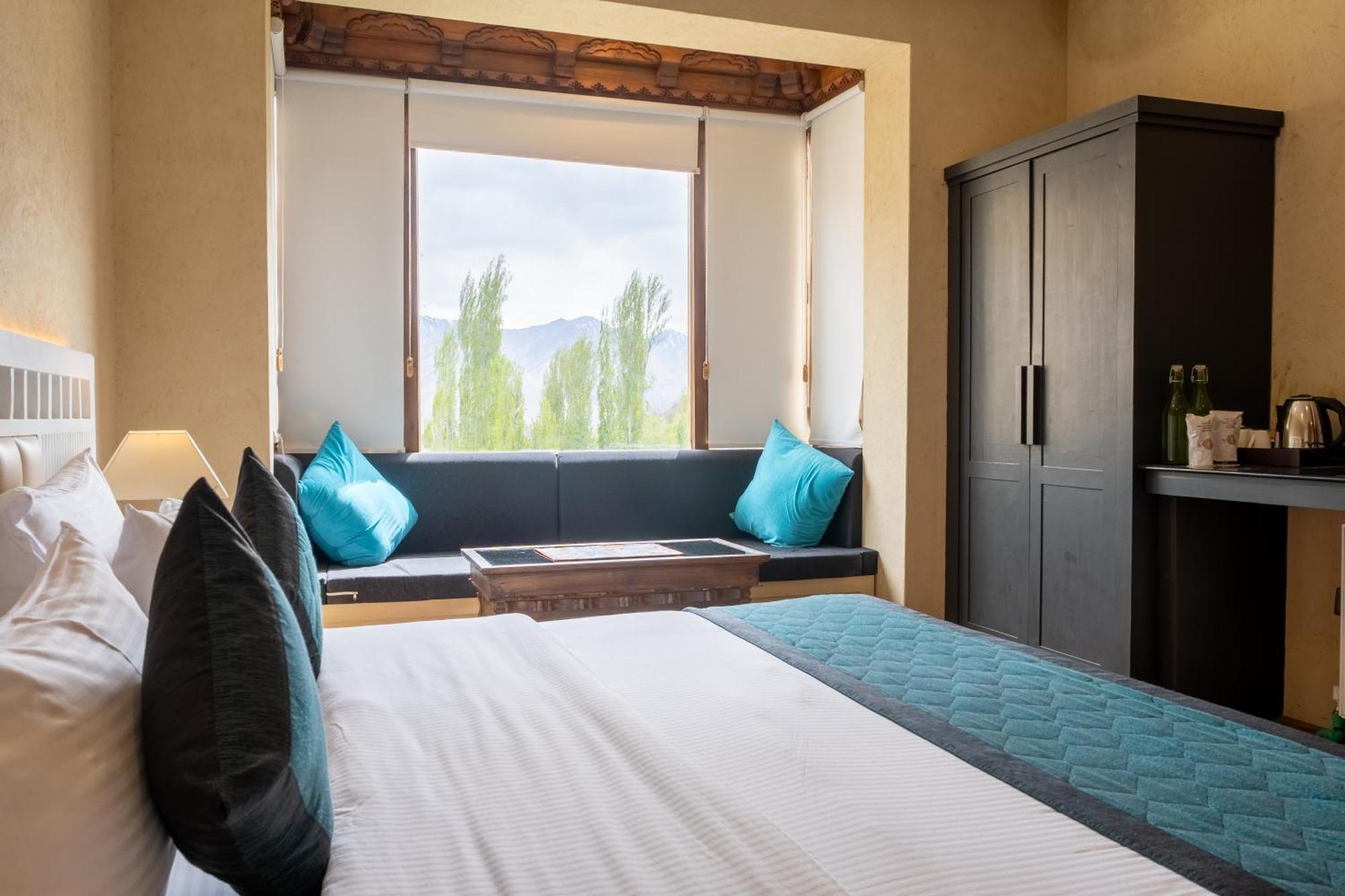 The Saraha Hotel Leh Bagian luar foto