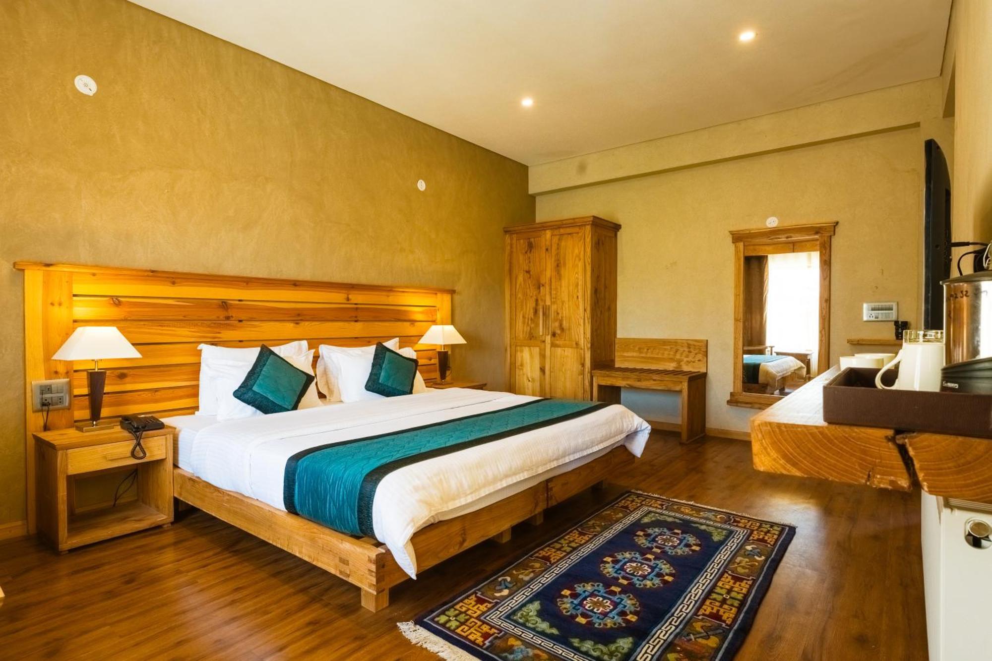 The Saraha Hotel Leh Bagian luar foto