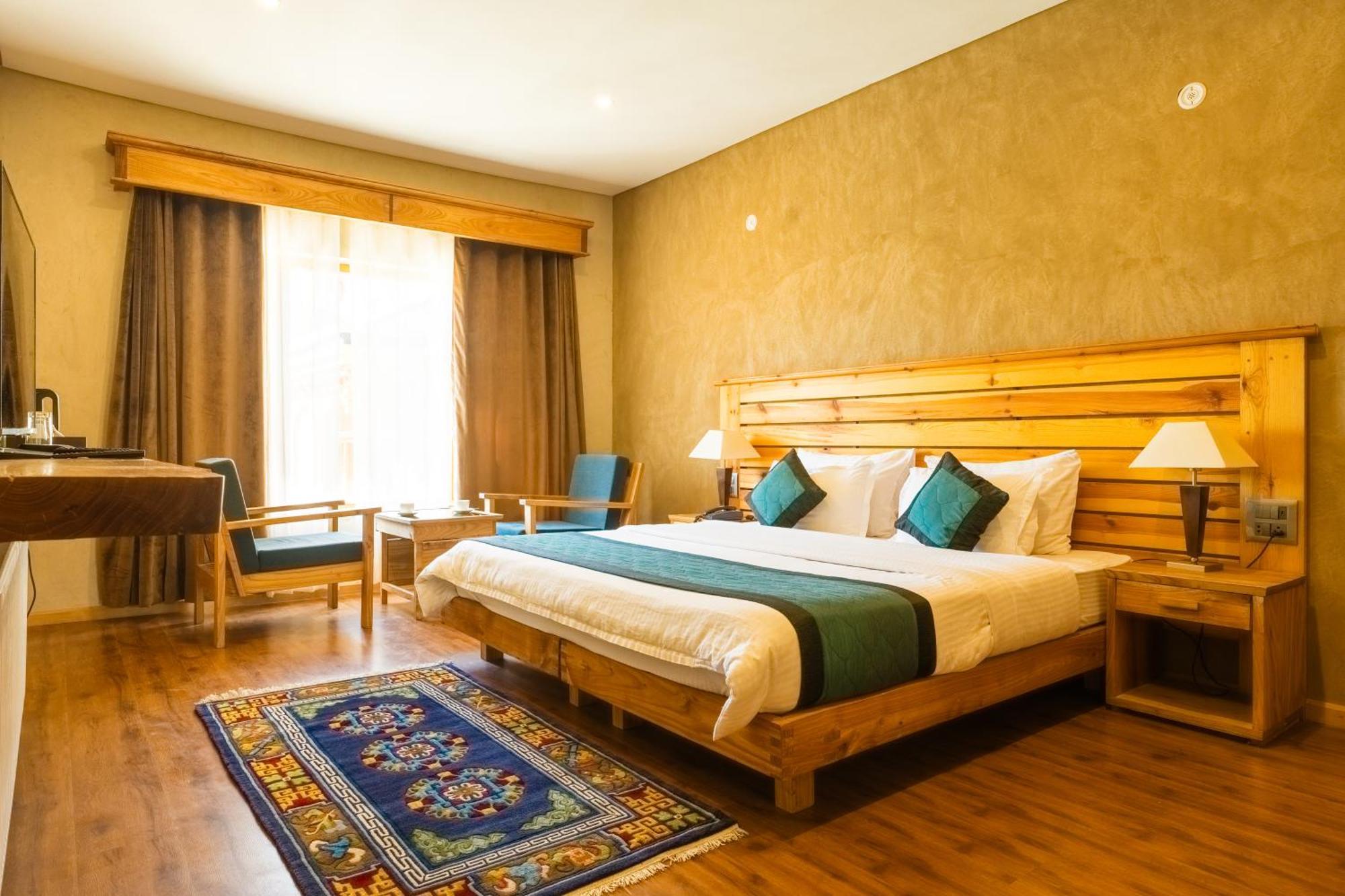 The Saraha Hotel Leh Bagian luar foto