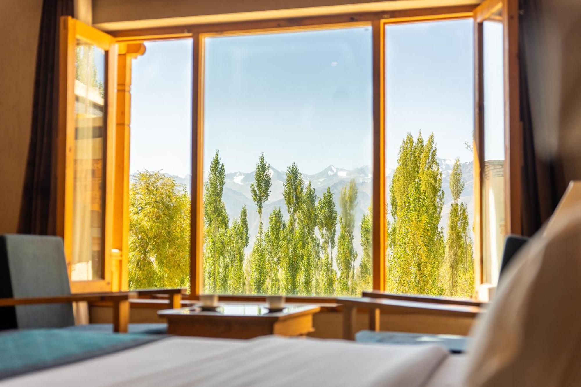 The Saraha Hotel Leh Bagian luar foto